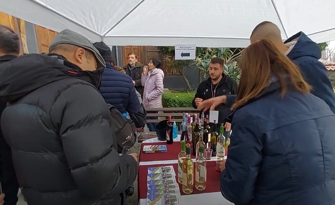 Чували ли сте нещо за чудните качества на плодовете на българската земя? А за сивия Мавруд? Наздраве