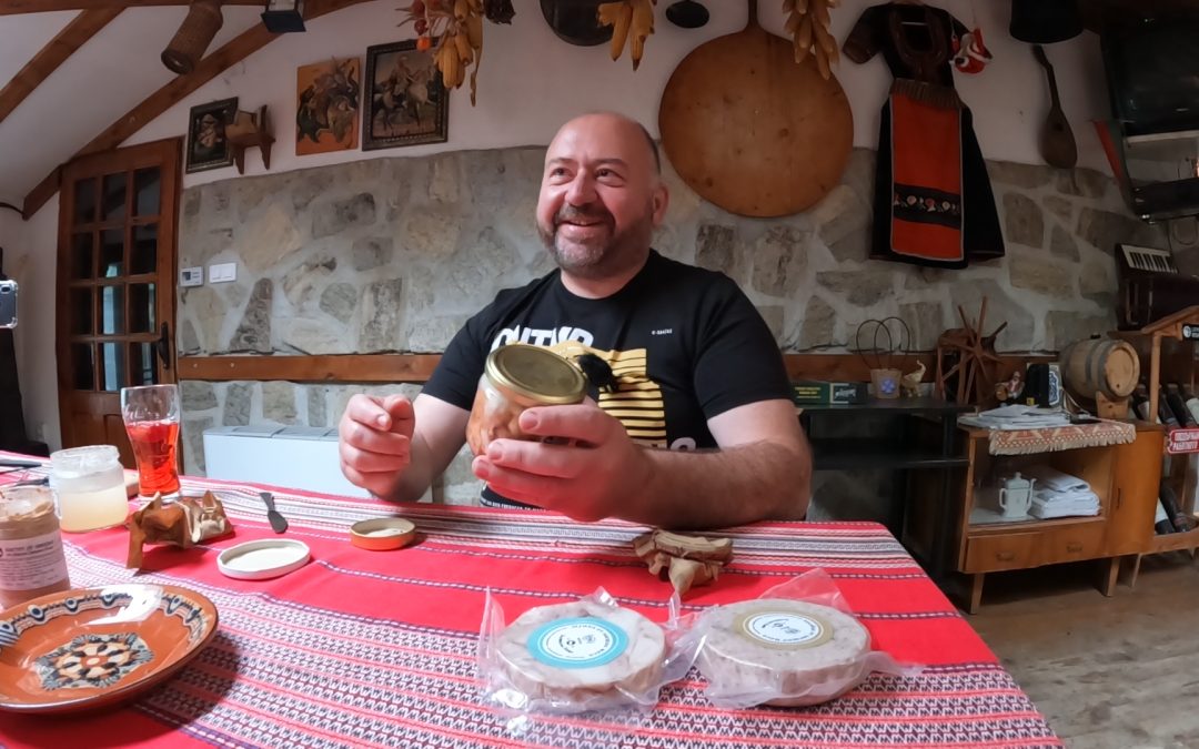 Дегустация на здравословните продукти от заешко месо на Николай Симеонов от село Кривина, Софийско.